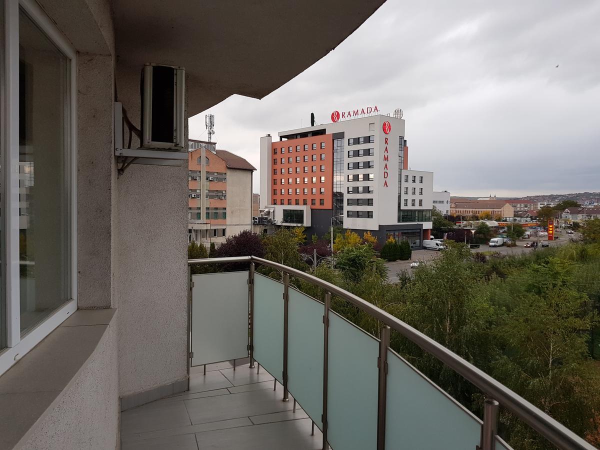 Skyline Rooftop Condos Oradea Exteriör bild